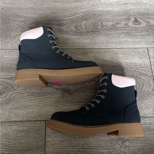 Steve Madden Stylish girls Boots in Blue and Pink NWOT